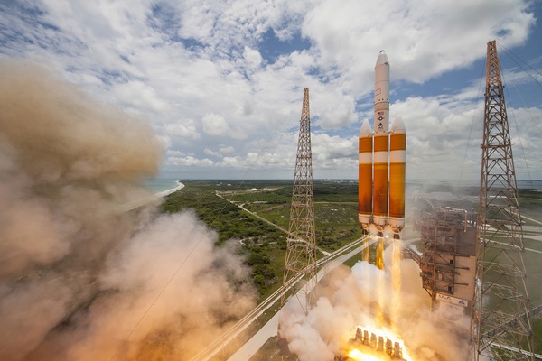 Photo of the ULA Delta IV launching taken from the twoer, released in the public domain by US DoD